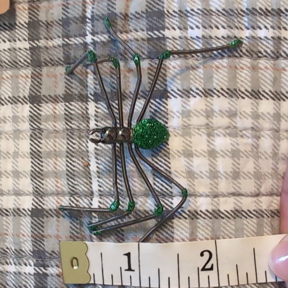 Green and Black Spider Earrings - Picture 4 of 4